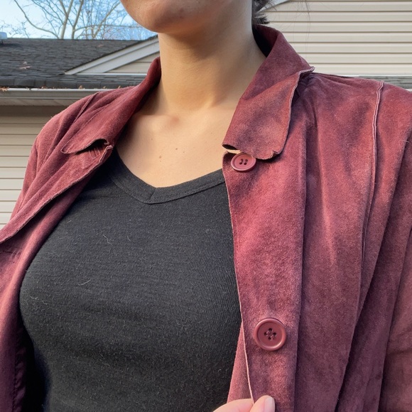 Suede women’s maroon jacket size medium - Picture 4 of 10